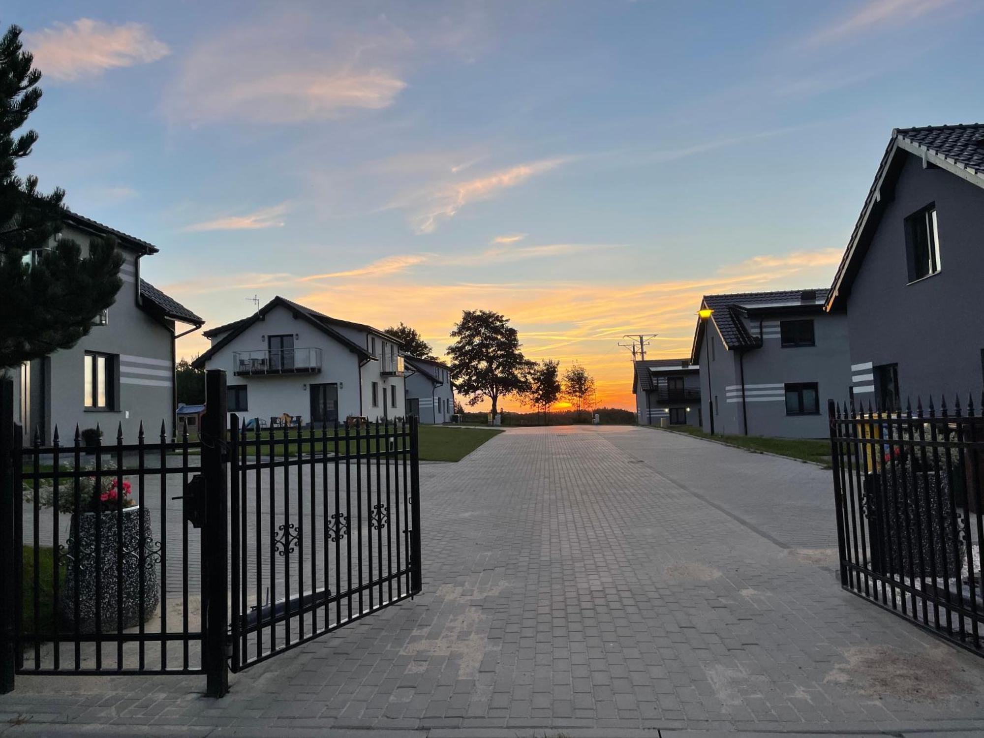 Apartamenty Pod Sosnami Sarbinowo Esterno foto